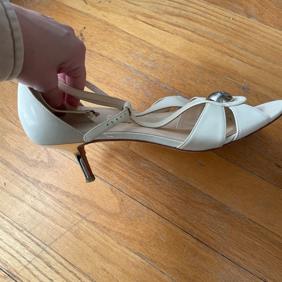 Coach logo white kitten heeled sandals - Picture 6 of 8